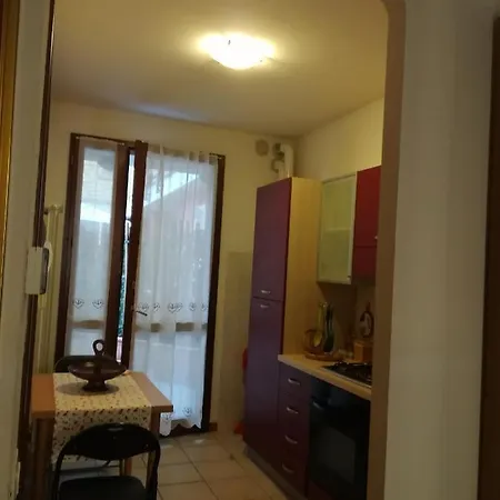 Monolocale Maggiore Intra Lägenhet